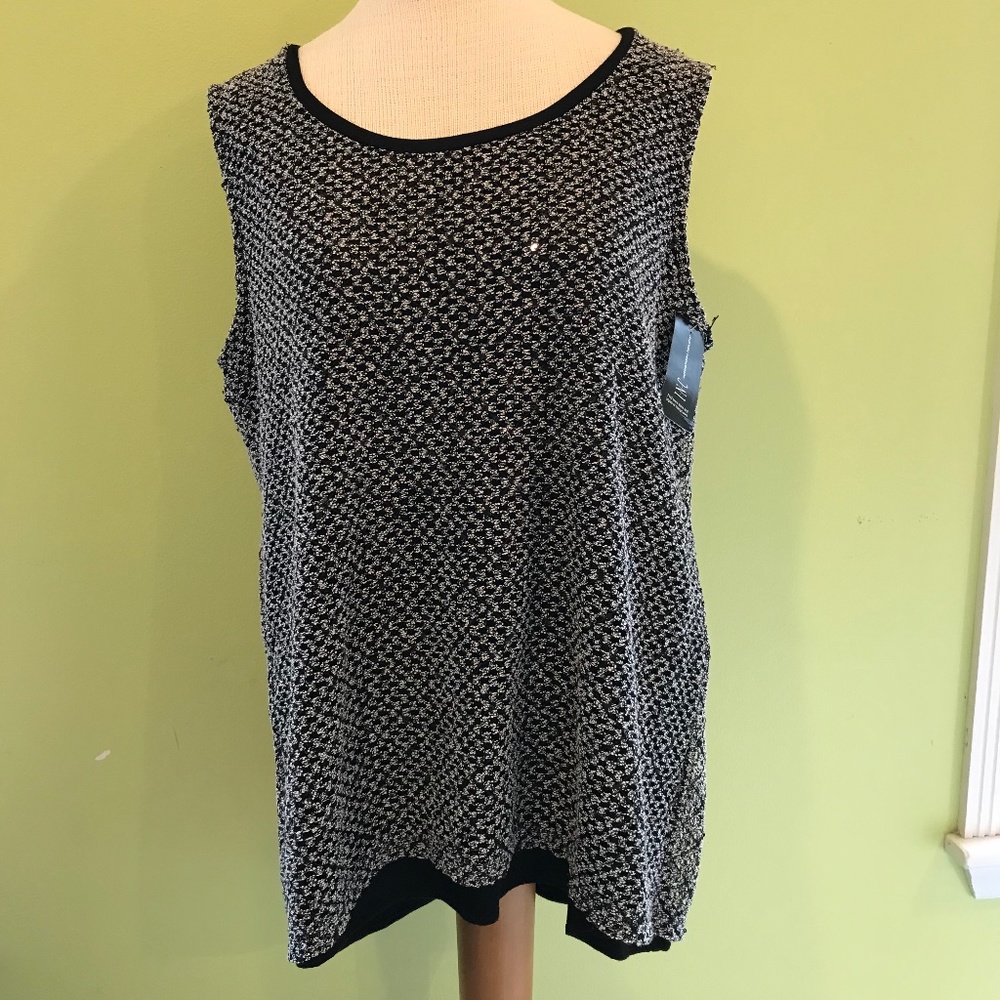 XL INC International  Concepts Layered top